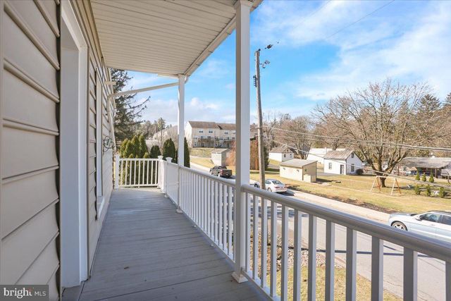 204 E HIGH ST, Womelsdorf, PA 19567