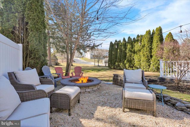 204 E HIGH ST, Womelsdorf, PA 19567