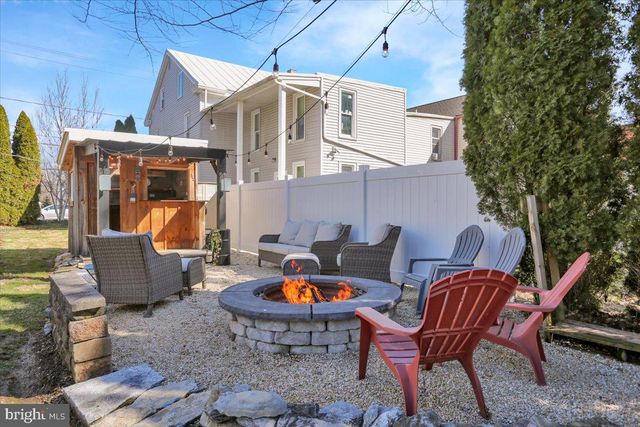 204 E HIGH ST, Womelsdorf, PA 19567