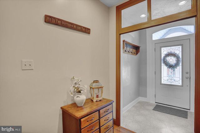 204 E HIGH ST, Womelsdorf, PA 19567