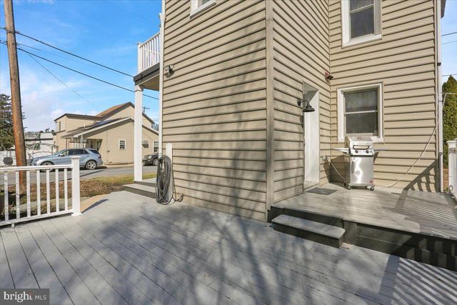 204 E HIGH ST, Womelsdorf, PA 19567