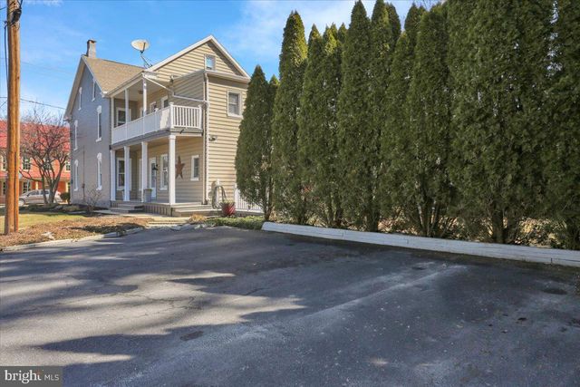 204 E HIGH ST, Womelsdorf, PA 19567