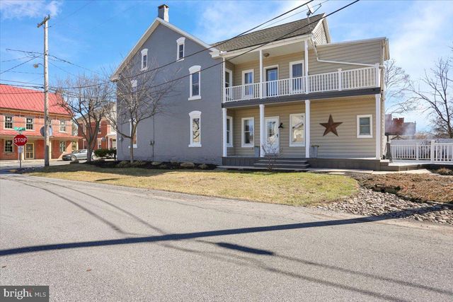 204 E HIGH ST, Womelsdorf, PA 19567