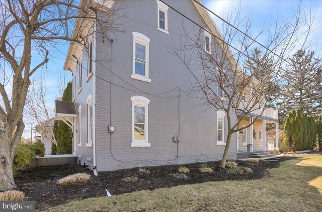 204 E HIGH ST, Womelsdorf, PA 19567