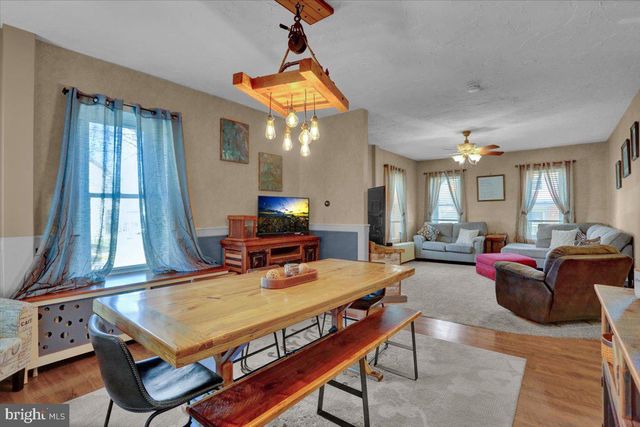 204 E HIGH ST, Womelsdorf, PA 19567