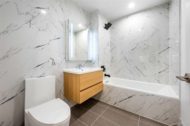 150-02 Northern Boulevard 3L, Flushing, NY 11354