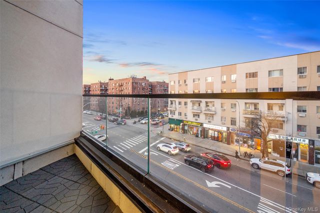 150-02 Northern Boulevard 3L, Flushing, NY 11354