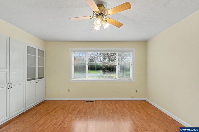 390 Salem Heights Av S, Salem, OR 97302