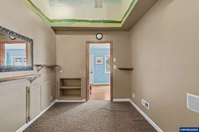 390 Salem Heights Av S, Salem, OR 97302