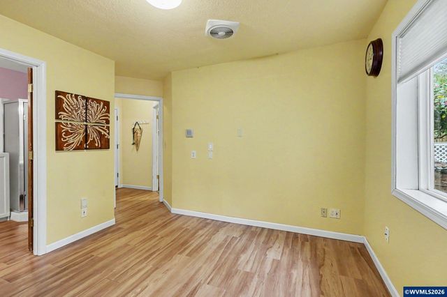 390 Salem Heights Av S, Salem, OR 97302