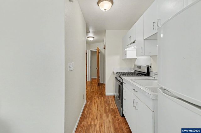 390 Salem Heights Av S, Salem, OR 97302