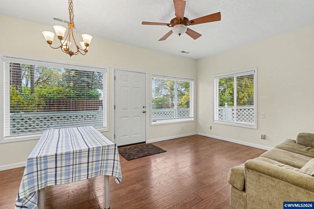 390 Salem Heights Av S, Salem, OR 97302