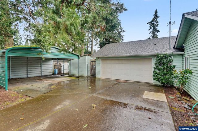 390 Salem Heights Av S, Salem, OR 97302