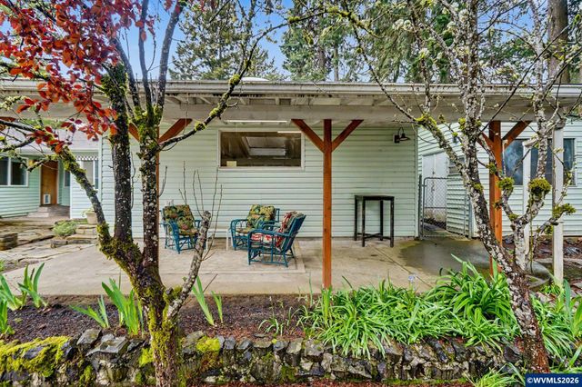 390 Salem Heights Av S, Salem, OR 97302