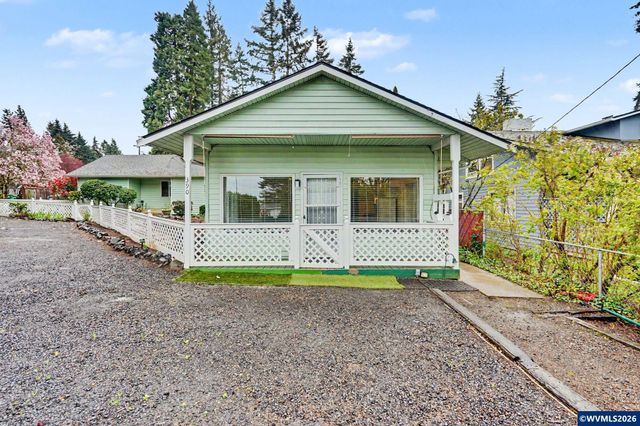 390 Salem Heights Av S, Salem, OR 97302