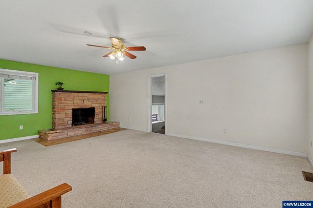 390 Salem Heights Av S, Salem, OR 97302