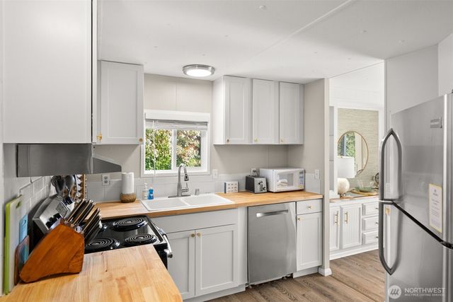 40 N Canal View Road, Hoodsport, WA 98548