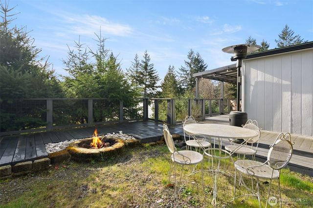 40 N Canal View Road, Hoodsport, WA 98548