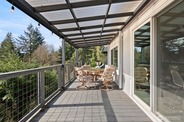 40 N Canal View Road, Hoodsport, WA 98548