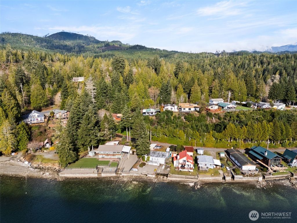 40 N Canal View Road, Hoodsport, WA 98548