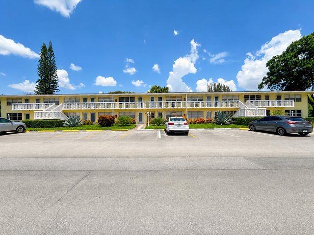 119 SUSSEX F 119, West Palm Beach, FL 33417