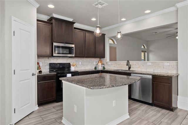 1032 Pasadena St, Portland, TX 78374