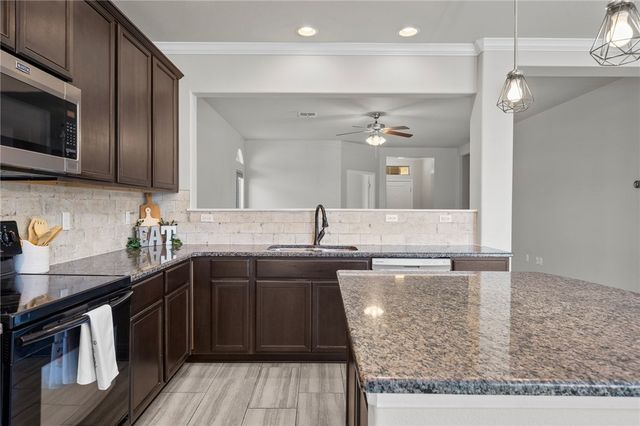 1032 Pasadena St, Portland, TX 78374