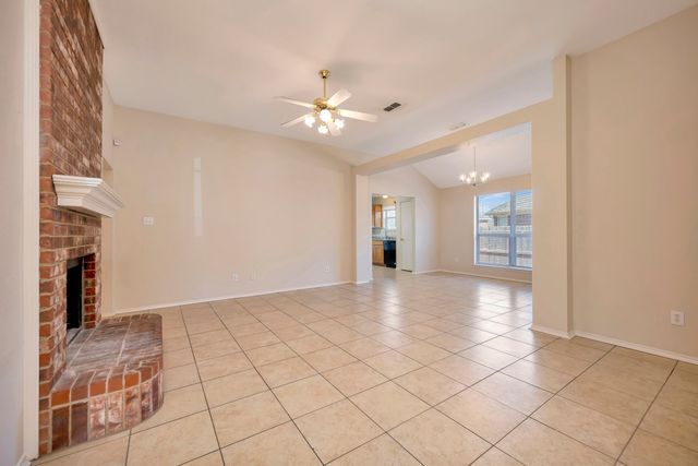 117 Goldeneye Lane, Fort Worth, TX 76120