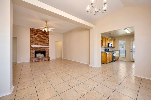 117 Goldeneye Lane, Fort Worth, TX 76120