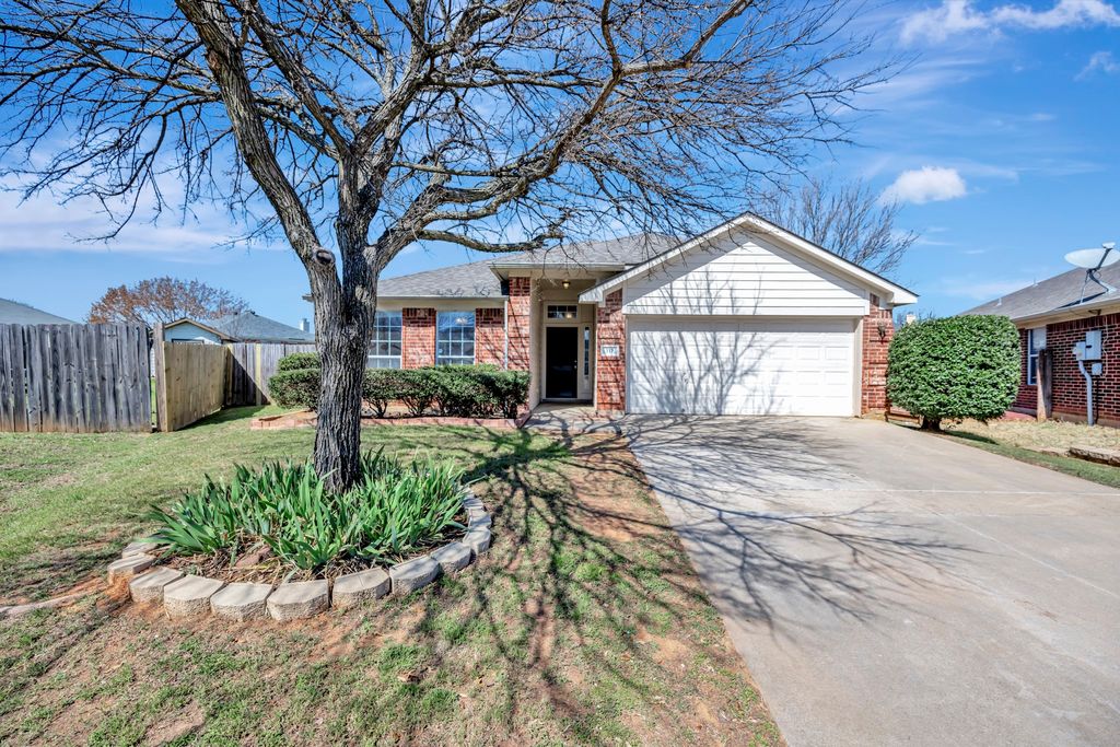117 Goldeneye Lane, Fort Worth, TX 76120