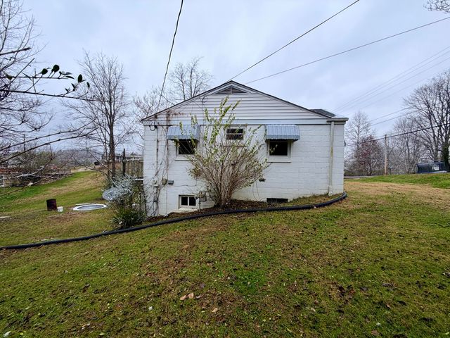 533 Mc Guire Avenue, Beattyville, KY 41311