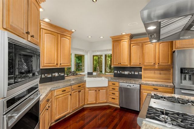 4560 ISLAND Avenue, Bainbridge Island, WA 98110
