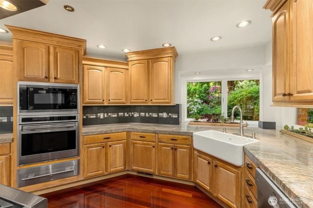 4560 ISLAND Avenue, Bainbridge Island, WA 98110