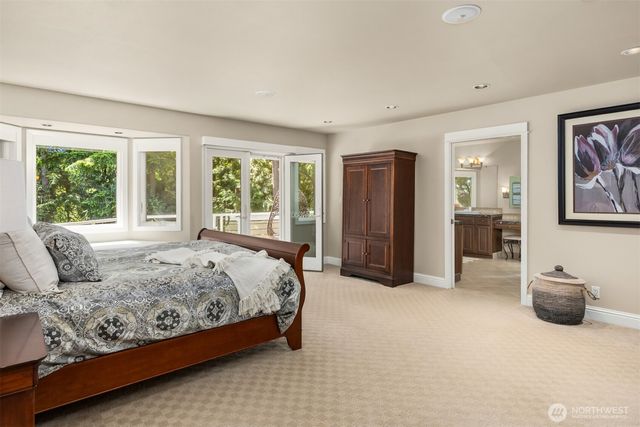 4560 ISLAND Avenue, Bainbridge Island, WA 98110