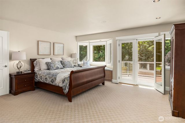 4560 ISLAND Avenue, Bainbridge Island, WA 98110