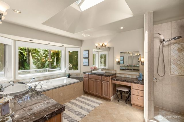4560 ISLAND Avenue, Bainbridge Island, WA 98110