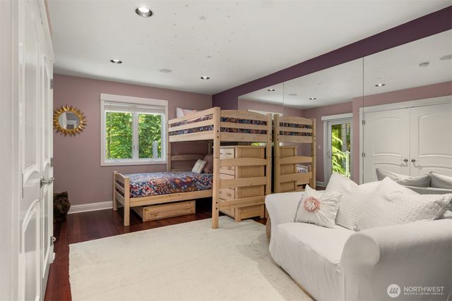 4560 ISLAND Avenue, Bainbridge Island, WA 98110