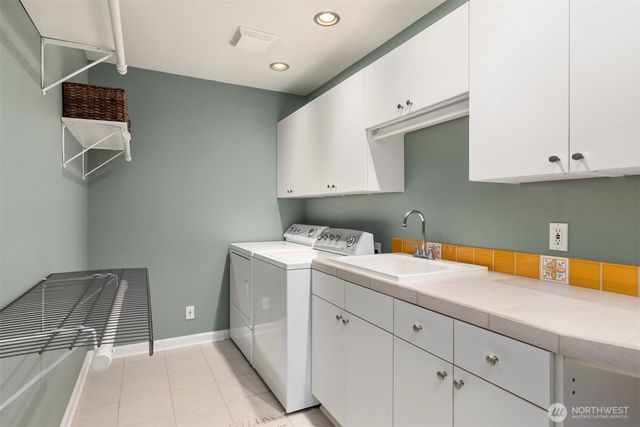 4560 ISLAND Avenue, Bainbridge Island, WA 98110