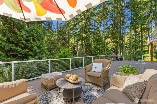 4560 ISLAND Avenue, Bainbridge Island, WA 98110