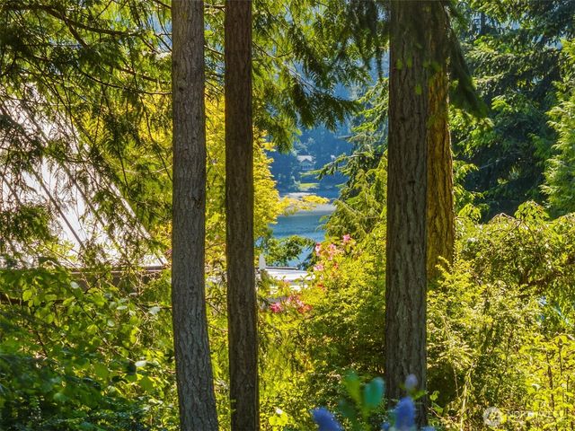 4560 ISLAND Avenue, Bainbridge Island, WA 98110