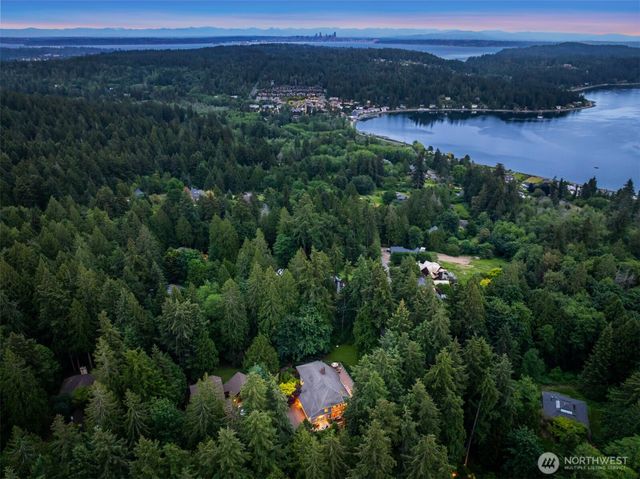 4560 ISLAND Avenue, Bainbridge Island, WA 98110