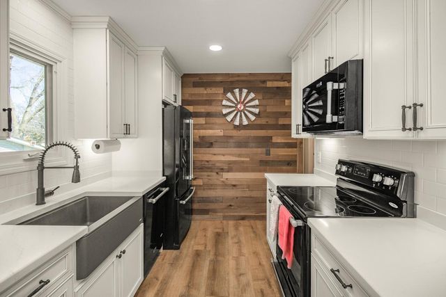 12025 Jasper Lane, Eden Prairie, MN 55347