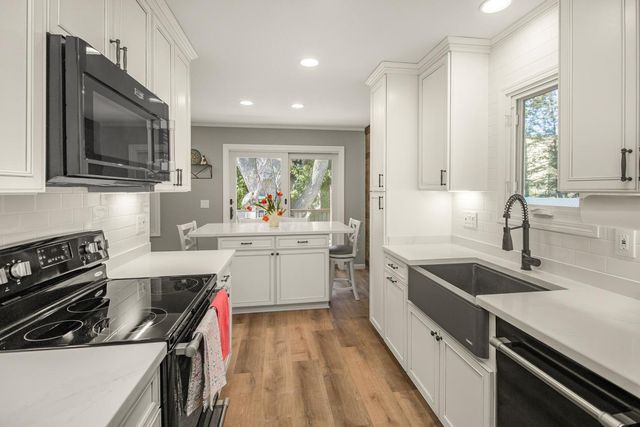 12025 Jasper Lane, Eden Prairie, MN 55347