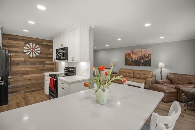 12025 Jasper Lane, Eden Prairie, MN 55347