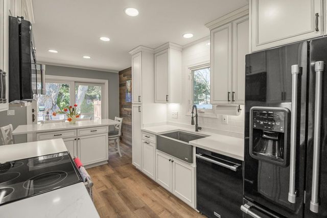 12025 Jasper Lane, Eden Prairie, MN 55347