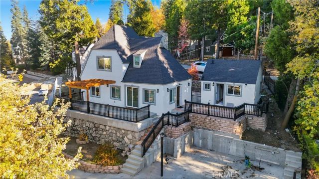 27981 Lakes Edge Road, Lake Arrowhead, CA 92352