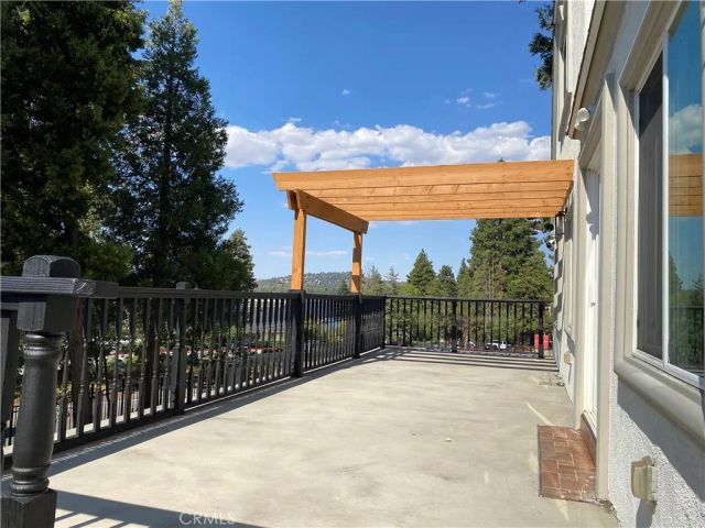 27981 Lakes Edge Road, Lake Arrowhead, CA 92352