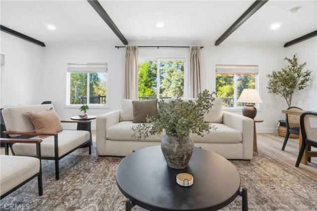 27981 Lakes Edge Road, Lake Arrowhead, CA 92352