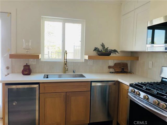 27981 Lakes Edge Road, Lake Arrowhead, CA 92352