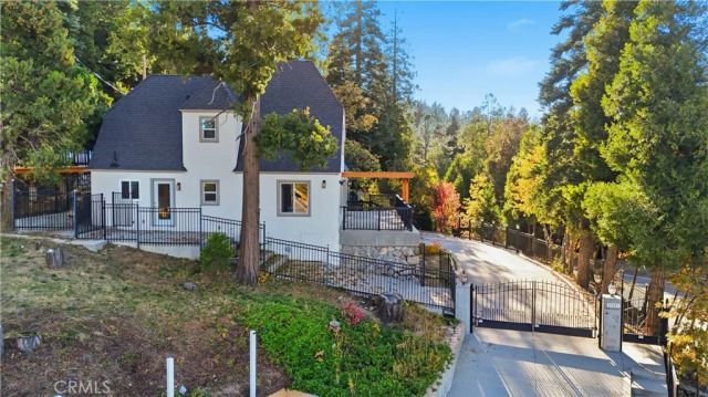 27981 Lakes Edge Road, Lake Arrowhead, CA 92352